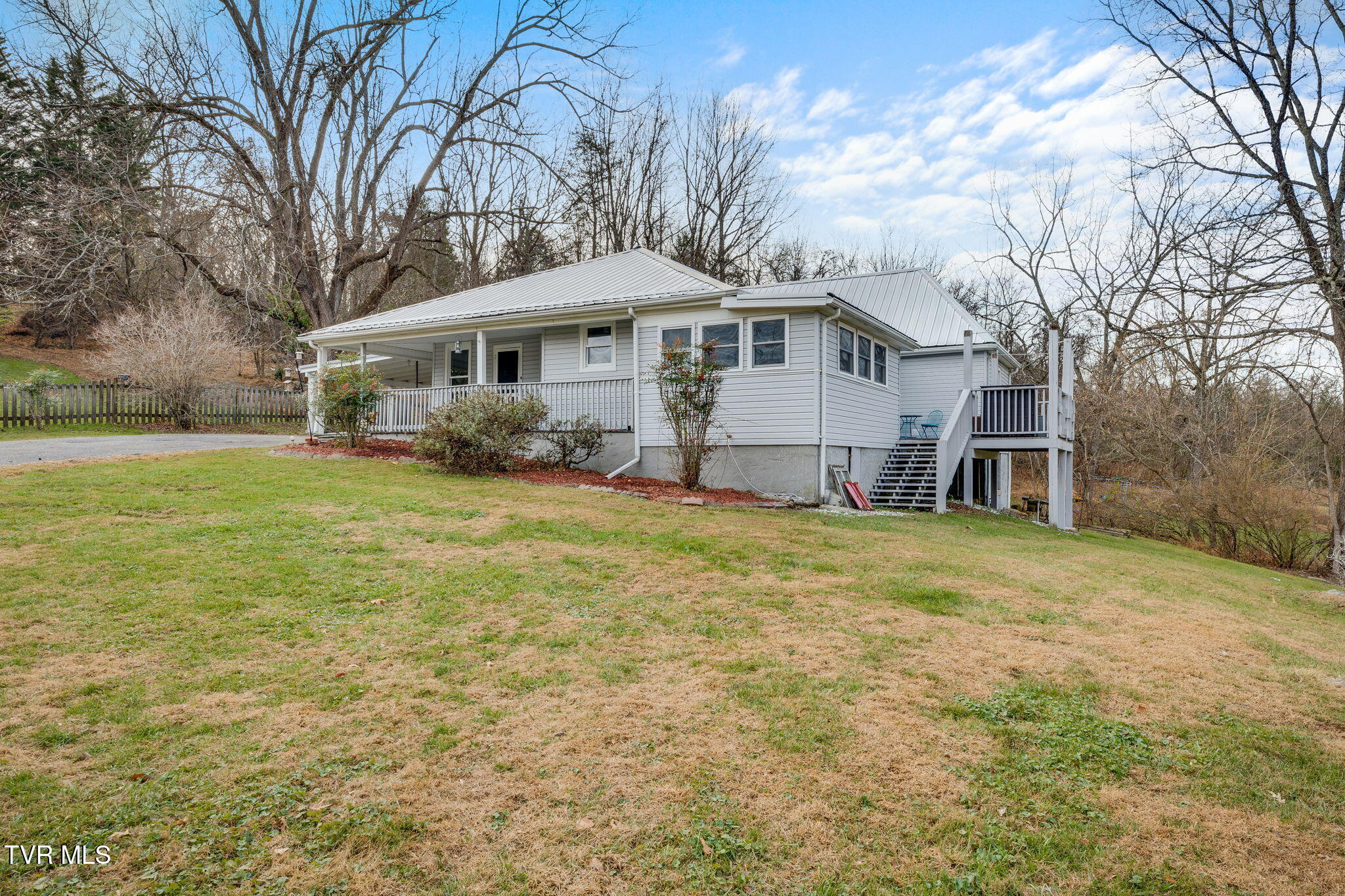 1013 Egypt Road Bluff City, TN 37618 - Photo 2 of 31 002