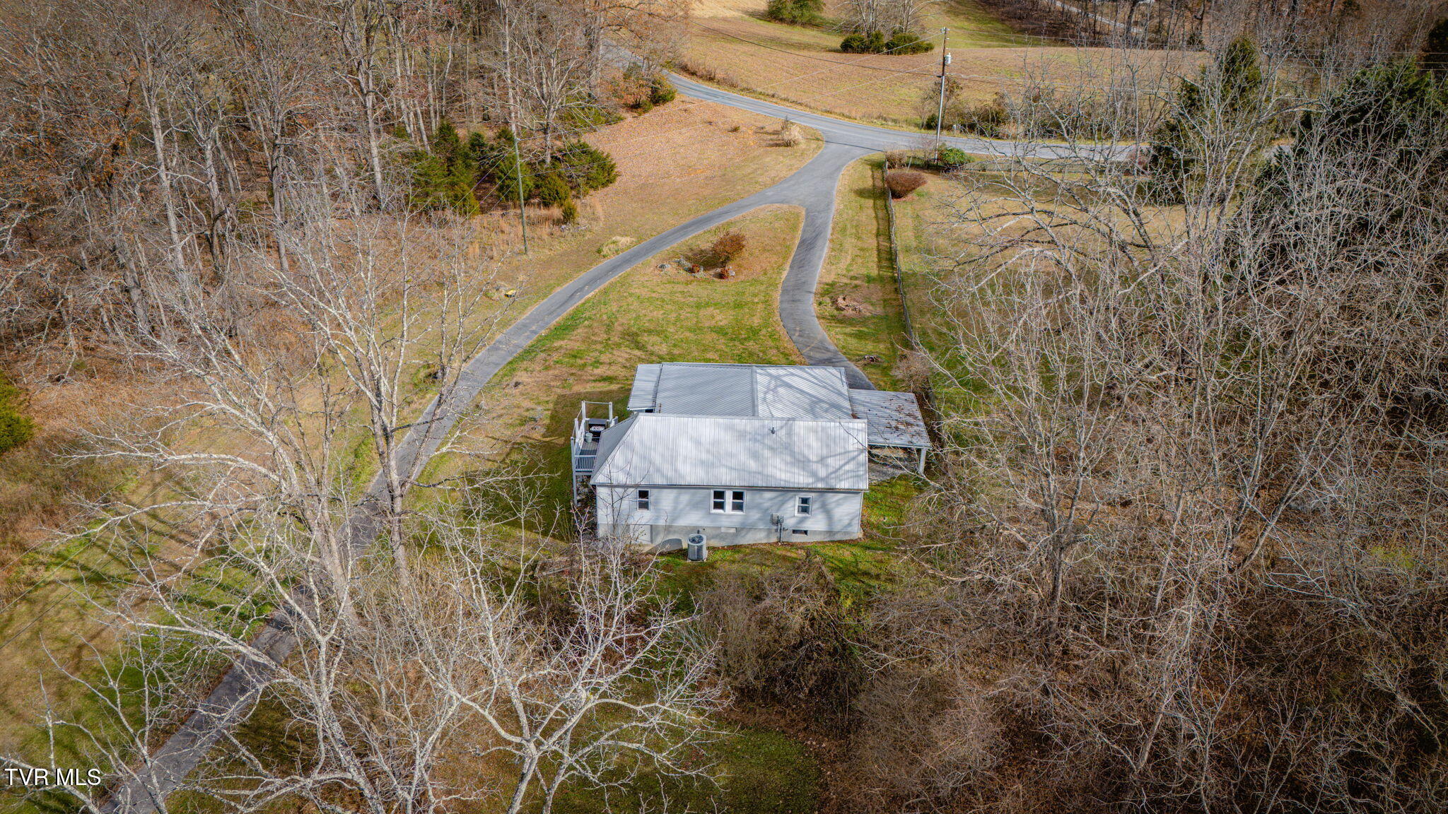 1013 Egypt Road Bluff City, TN 37618 - Photo 6 of 31 103