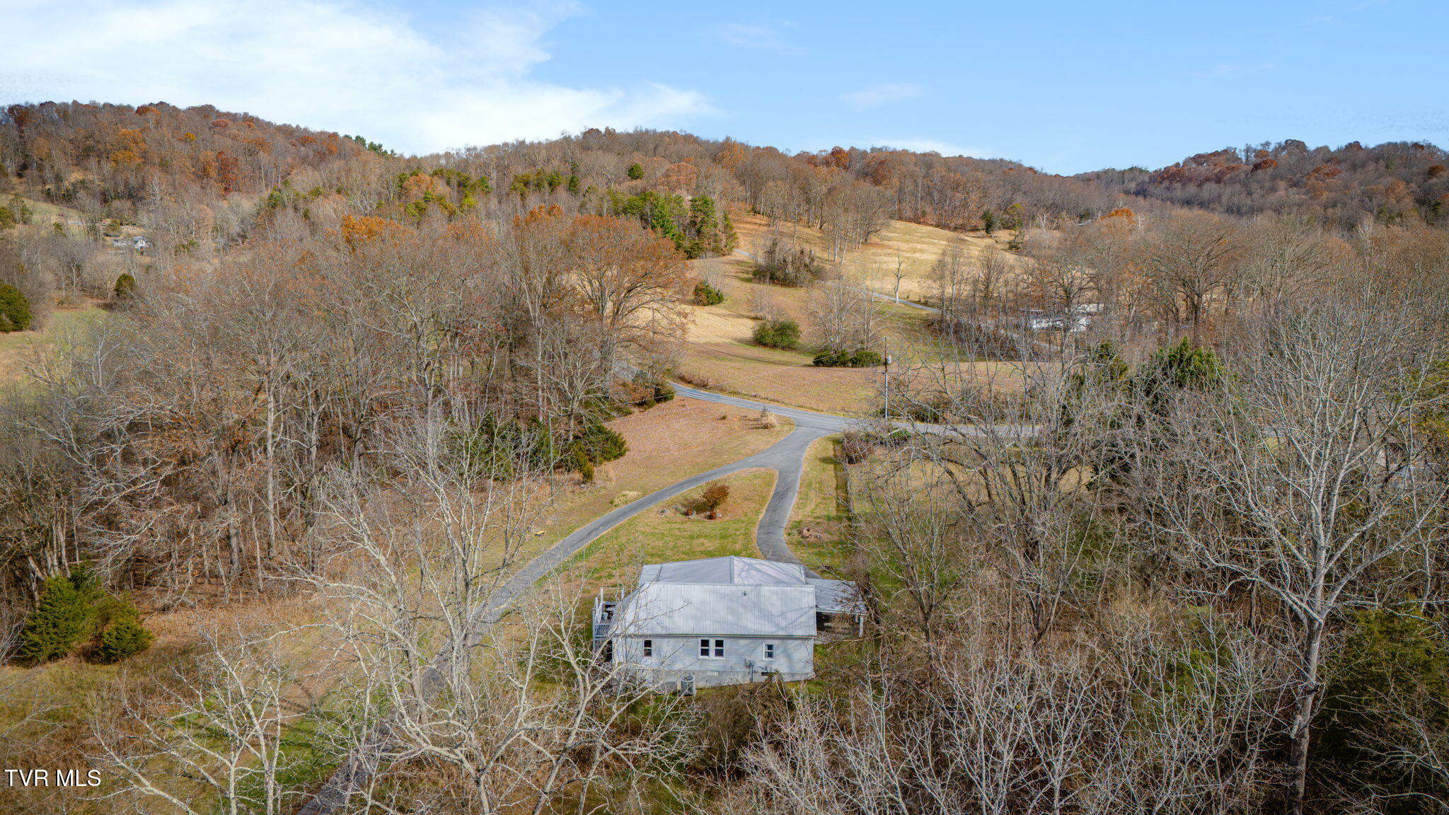 1013 Egypt Road Bluff City, TN 37618 - Photo 7 of 31 104