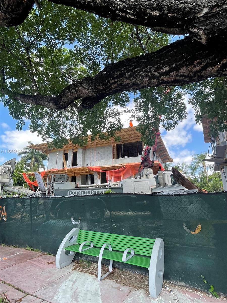 4364 Alton Road Miami Beach, FL 33140 - Photo 14 of 14 an outdoor view of a lake view