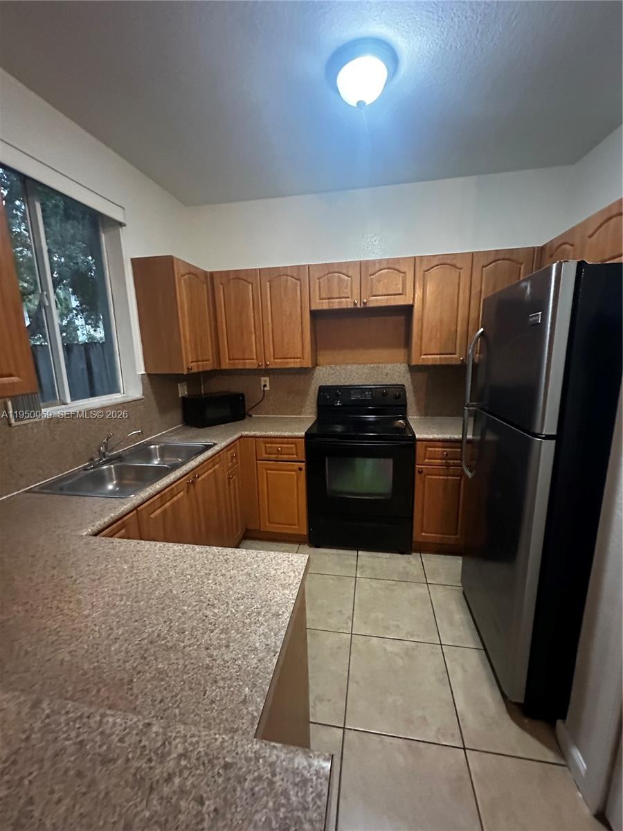 2818 Southeast 15th Road, Unit 28 Homestead, FL 33035 - Photo 11 of 44