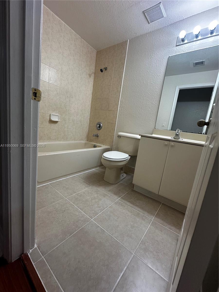 2818 Southeast 15th Road, Unit 28 Homestead, FL 33035 - Photo 28 of 44