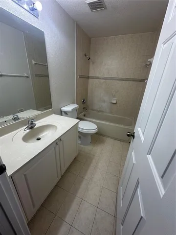$2,495 | 2818 Southeast 15th Road, Unit 28, Homestead, FL 33035