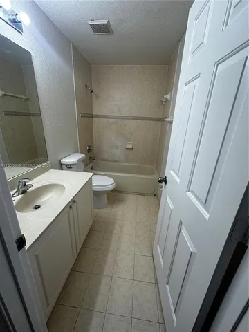 $2,495 | 2818 Southeast 15th Road, Unit 28, Homestead, FL 33035