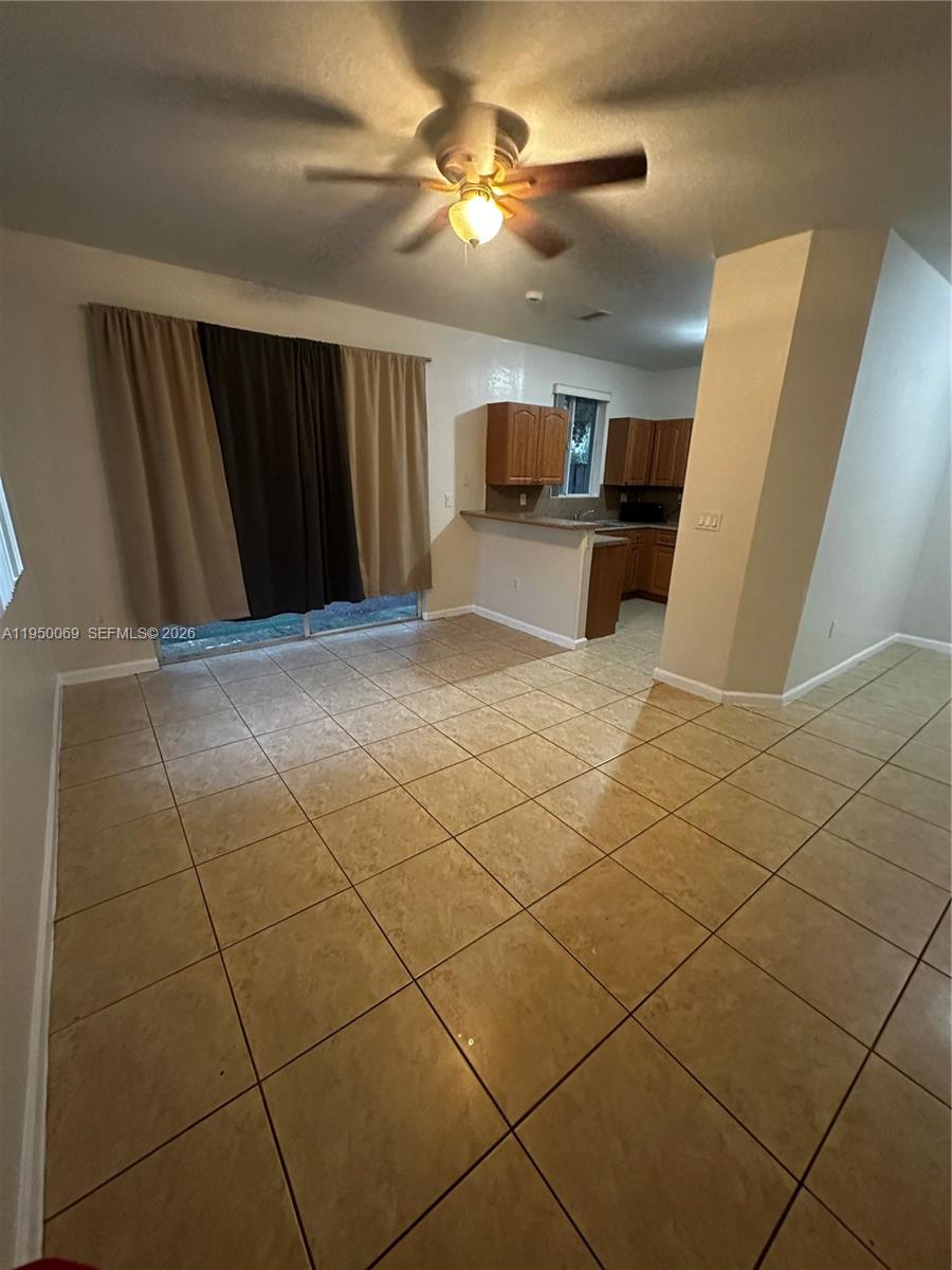 2818 Southeast 15th Road, Unit 28 Homestead, FL 33035 - Photo 4 of 44