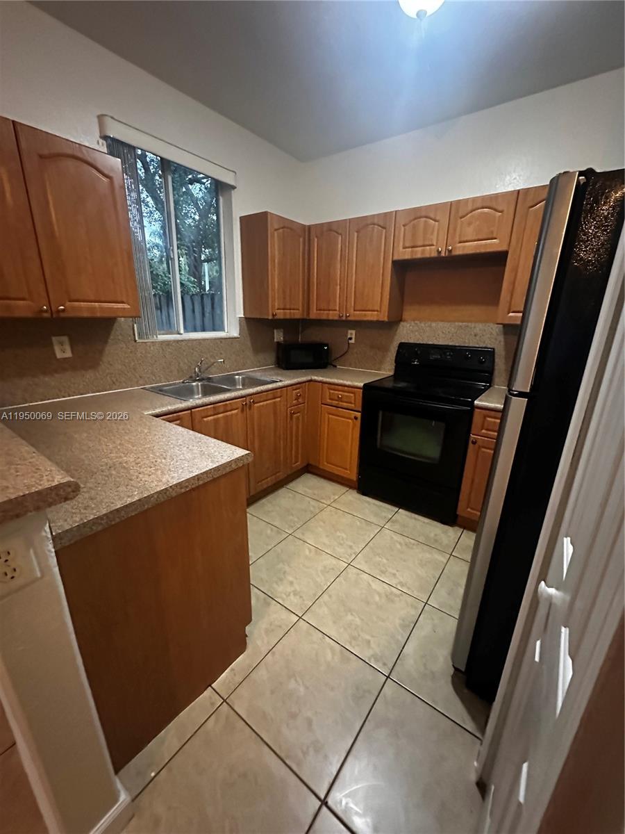 2818 Southeast 15th Road, Unit 28 Homestead, FL 33035 - Photo 7 of 44