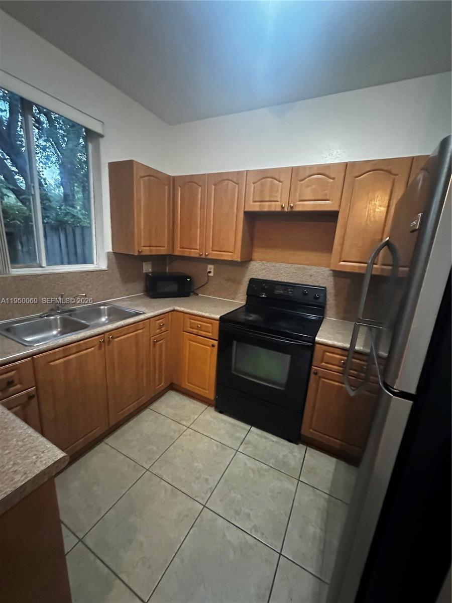 2818 Southeast 15th Road, Unit 28 Homestead, FL 33035 - Photo 9 of 44