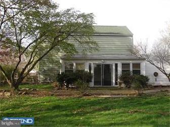 1227 Victoria Road Warminster, PA 18974 - Photo 2 of 8 Exterior Back