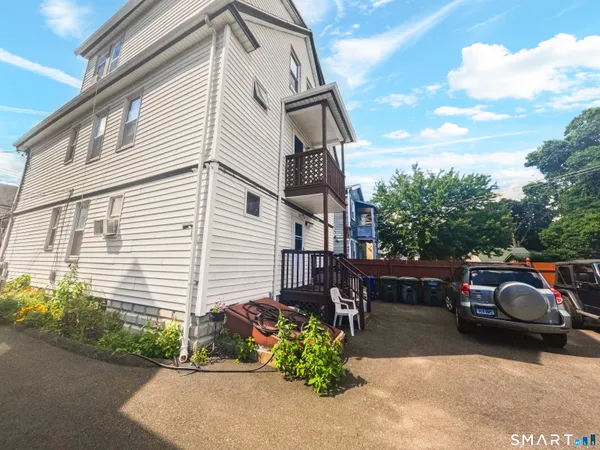 $1,750 | 532 Carroll Avenue, Unit 2, Bridgeport, CT 06607
