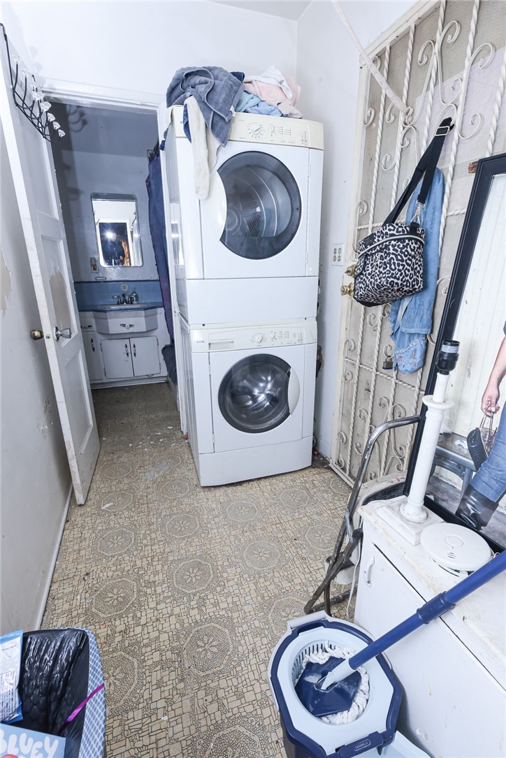 309 West Reeve Street Compton, CA 90220 - Photo 25 of 37 a view of washer and dryer
