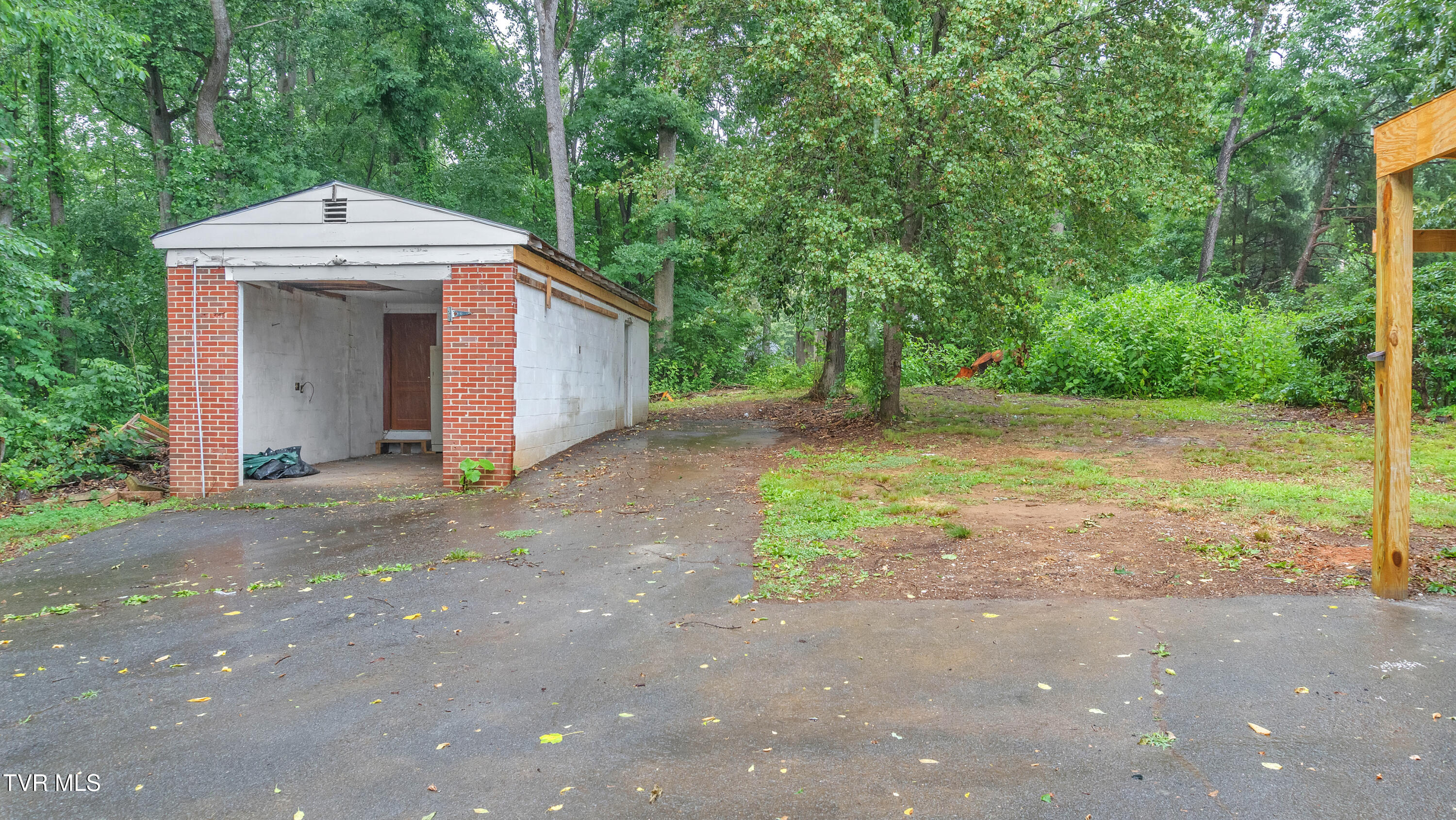 122 Hartley Road Elizabethton, TN 37643 - Photo 24 of 32 DSC07474