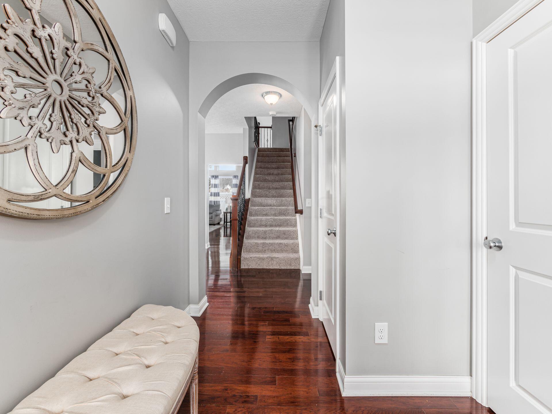 6176 Benon Road Westerville, OH 43081 - Photo 4 of 38 Entry