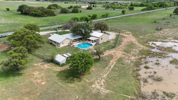 $2,400,000 | 6500 Farm To Market 586, Bangs, TX 76823