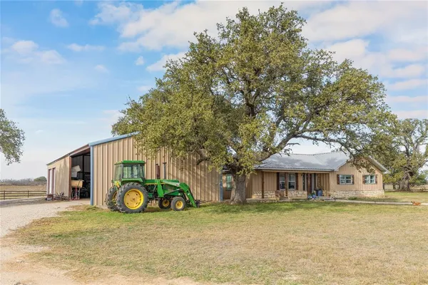$2,400,000 | 6500 Farm To Market 586, Bangs, TX 76823
