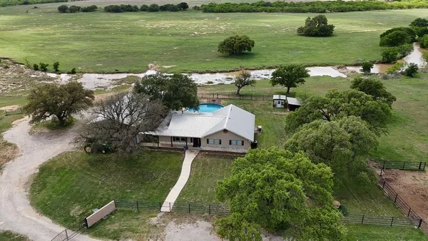 $2,400,000 | 6500 Farm To Market 586, Bangs, TX 76823