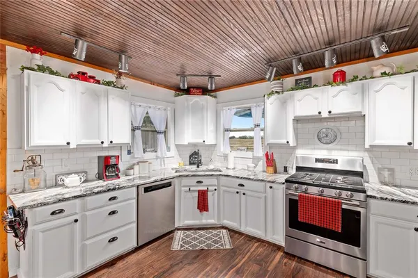 $2,400,000 | 6500 Farm To Market 586, Bangs, TX 76823