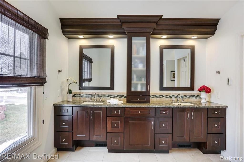 1141 Sandy Ridge Drive Rochester Hills, MI 48306 - Photo 24 of 28
