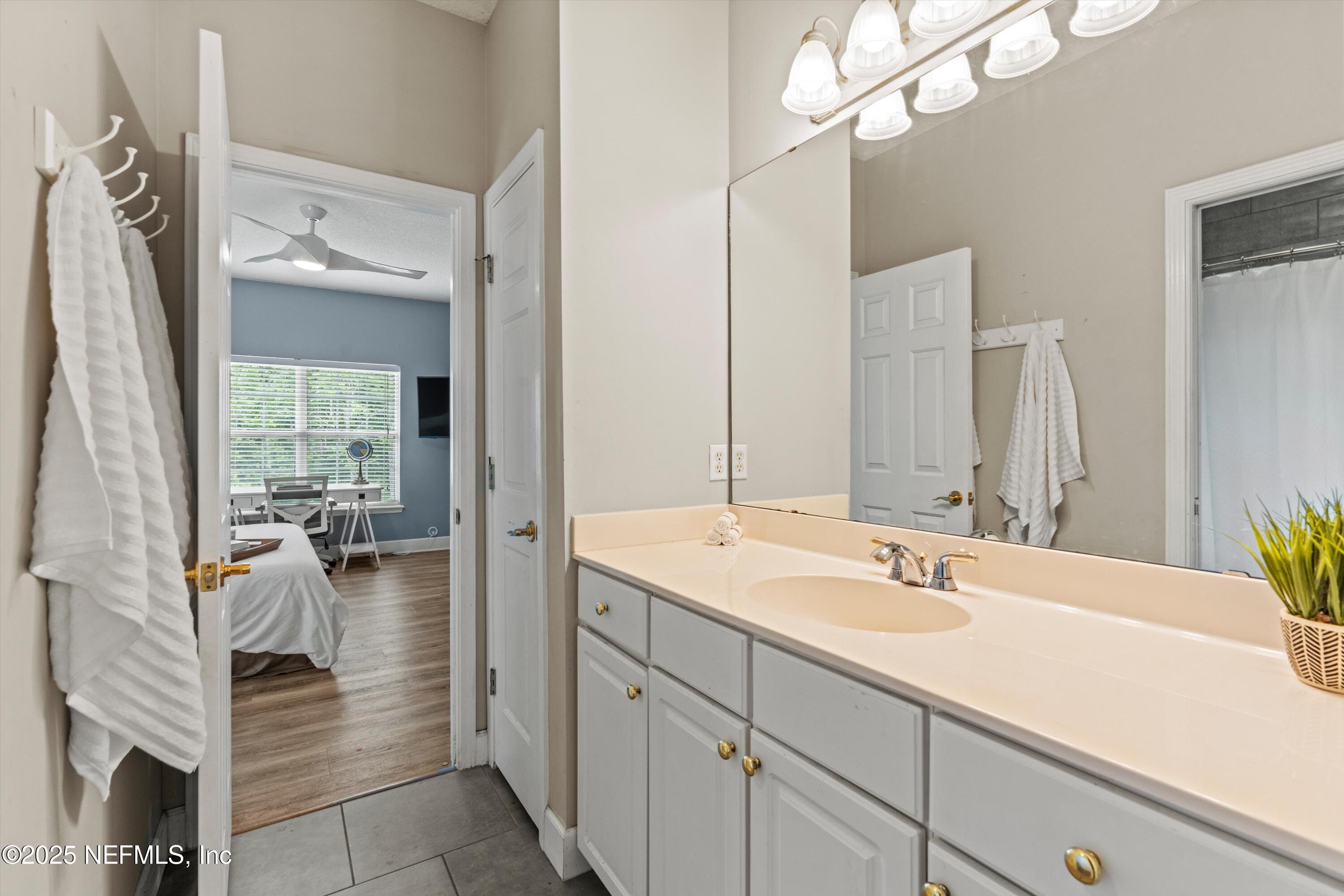 1053 Anchor Road St. Johns, FL 32259 - Photo 33 of 89 Jack & Jill Bath