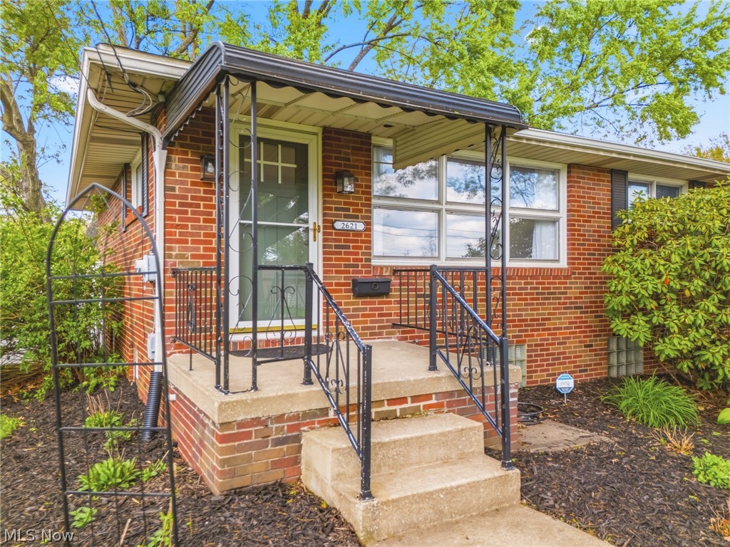 2621 16th Street Northwest Canton, OH 44708 - Photo 5 of 31 Front Porch with awning