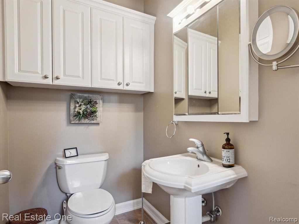 214 Gulley Road Howell, MI 48843 - Photo 23 of 69