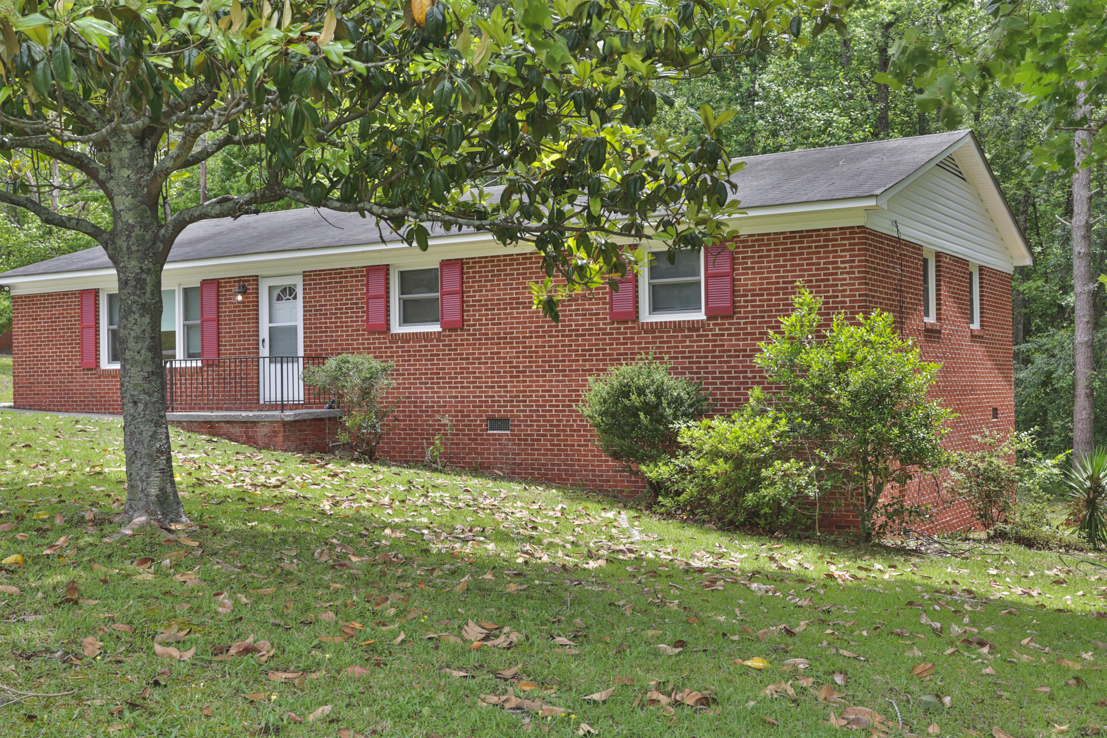 103 Sams Road Hamlet, NC 28345 - Photo 2 of 27 2Z1A9846