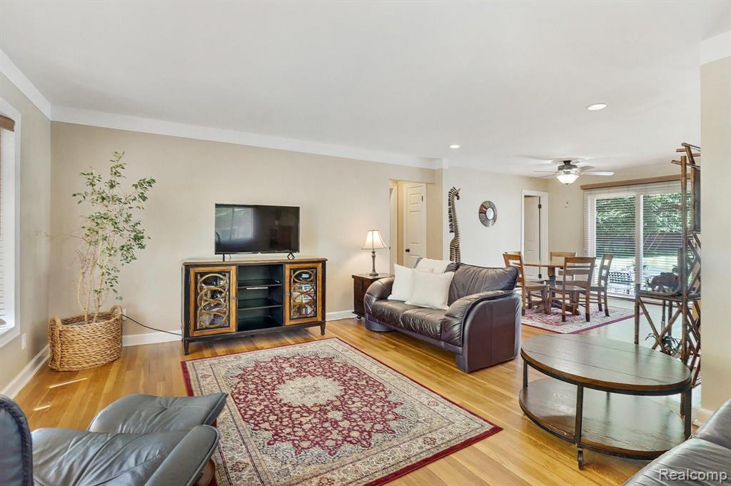 356 Winry Drive Rochester Hills, MI 48307 - Photo 3 of 30