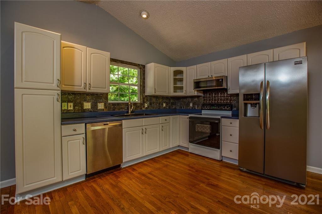 210 Riene Road Swannanoa, NC 28778 - Photo 4 of 37 Gallery Image 4
