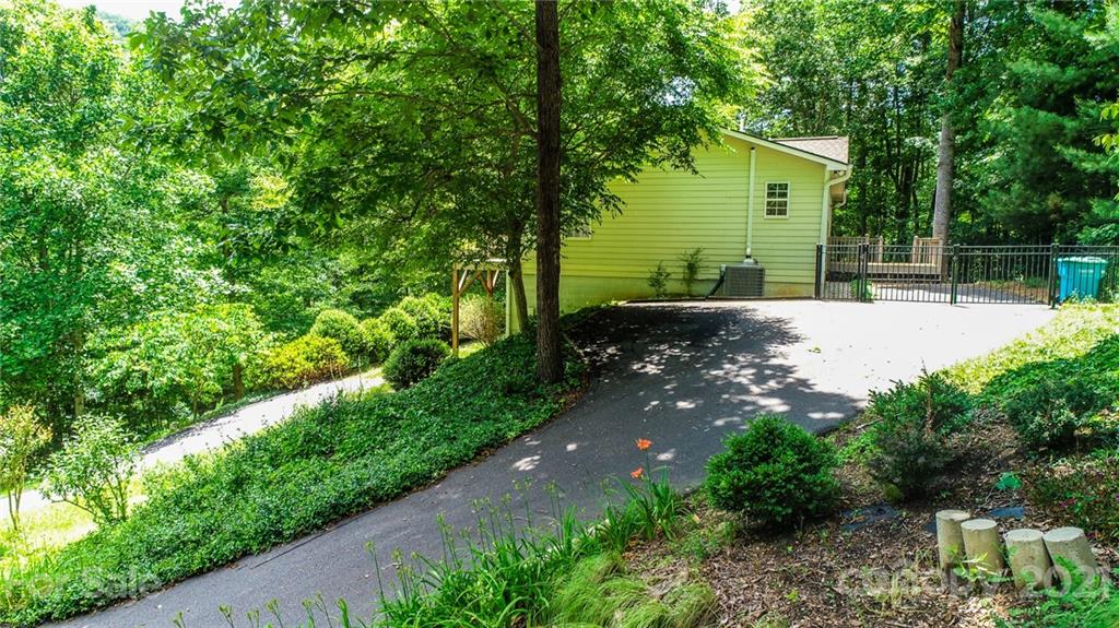 210 Riene Road Swannanoa, NC 28778 - Photo 31 of 37 Gallery Image 31