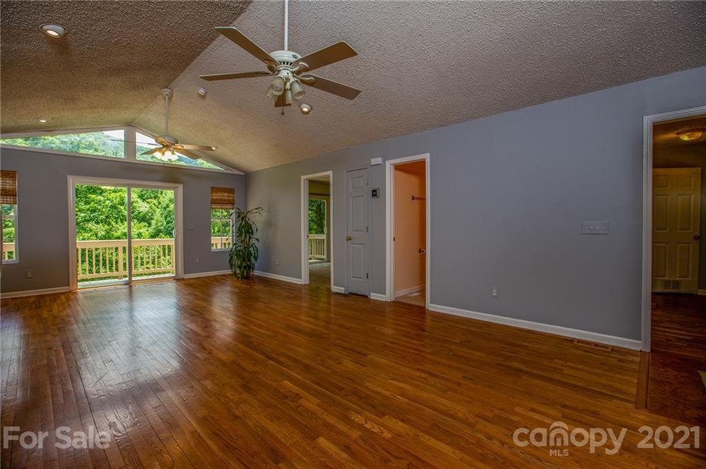 210 Riene Road Swannanoa, NC 28778 - Photo 5 of 37 Gallery Image 5