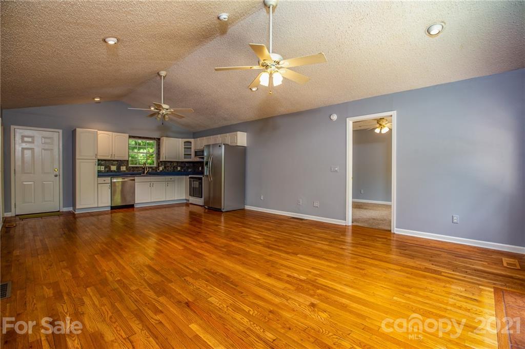 210 Riene Road Swannanoa, NC 28778 - Photo 7 of 37 Gallery Image 7
