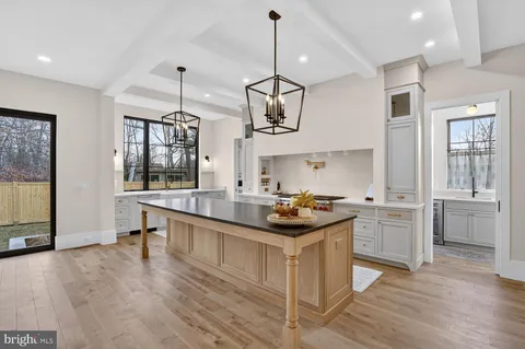 $2,995,000 | 1615 North Wakefield Street, Arlington, VA 22207