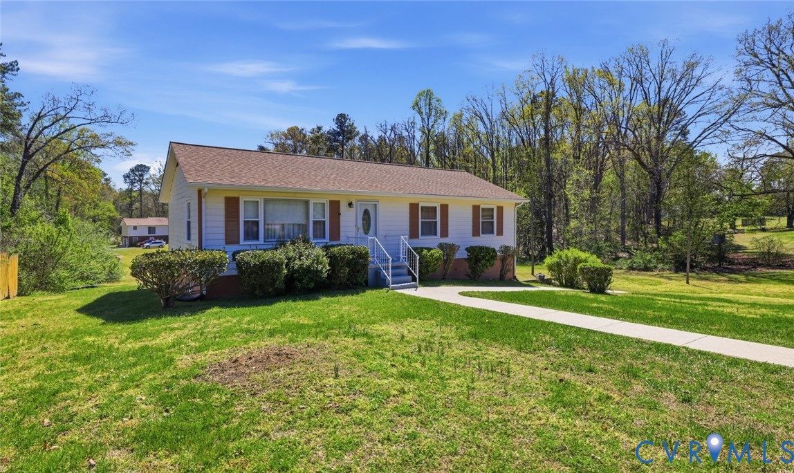 19353 Boulwares Road Ruther Glen, VA 22546 - Photo 3 of 62 Ranch-style home featuring a front lawn