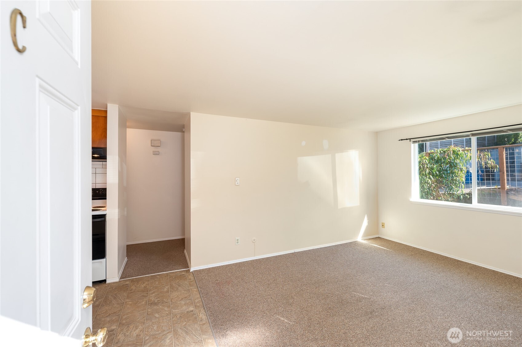 633 West Emerson Street Seattle, WA 98119 - Photo 15 of 25 an empty room with windows