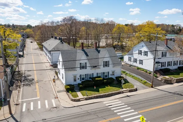 $3,000 | 406-408 Court Street, Unit 406, Plymouth, MA 02360