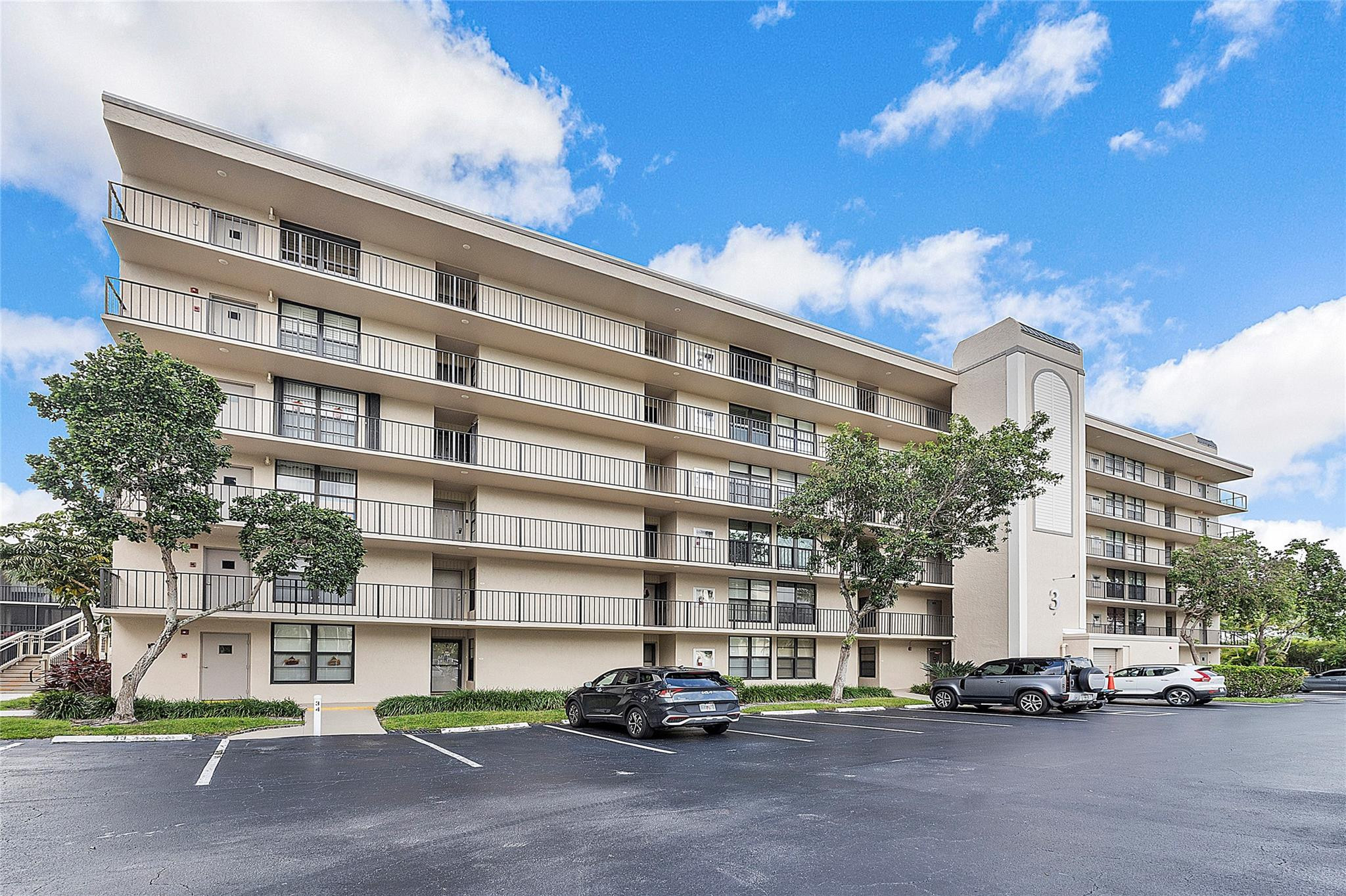 3 Royal Palm Way, Unit 204 Boca Raton, FL 33432 - Photo 2 of 19 Photo 2