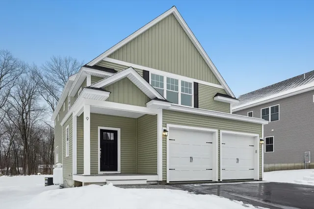 $950,000 | 9 Gaskins Lane, Ayer, MA 01432