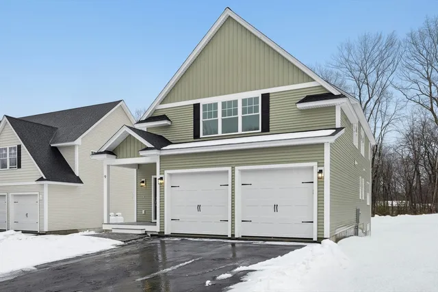 $950,000 | 9 Gaskins Lane, Ayer, MA 01432