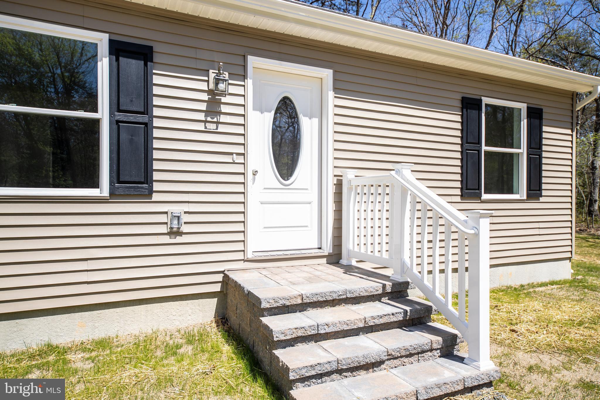 666 Irving Avenue Bridgeton, NJ 08302 - Photo 2 of 41 a view of a entryway of the house