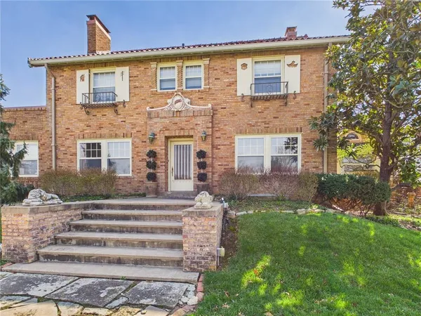 $650,000 | 304 West 9th Street, Fort Scott, KS 66701