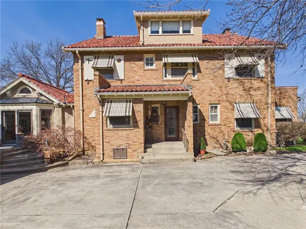 $650,000 | 304 West 9th Street, Fort Scott, KS 66701