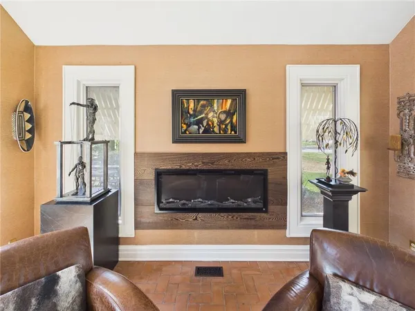 $650,000 | 304 West 9th Street, Fort Scott, KS 66701