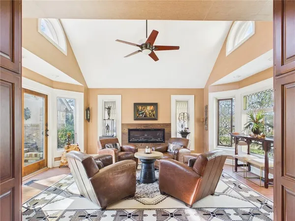 $650,000 | 304 West 9th Street, Fort Scott, KS 66701