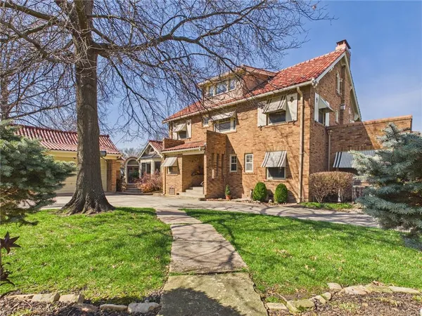 $650,000 | 304 West 9th Street, Fort Scott, KS 66701