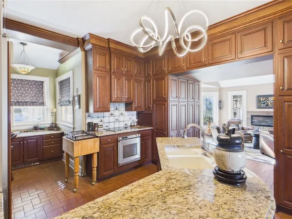 $650,000 | 304 West 9th Street, Fort Scott, KS 66701