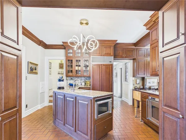 $650,000 | 304 West 9th Street, Fort Scott, KS 66701