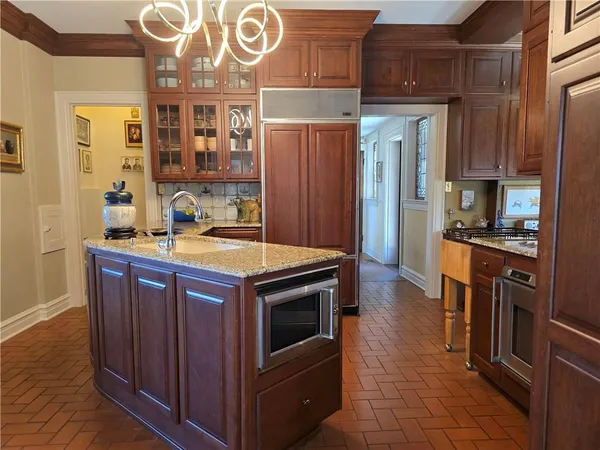 $650,000 | 304 West 9th Street, Fort Scott, KS 66701