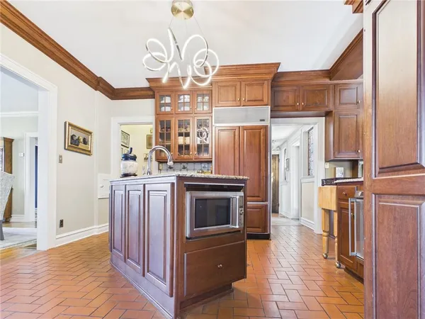 $650,000 | 304 West 9th Street, Fort Scott, KS 66701