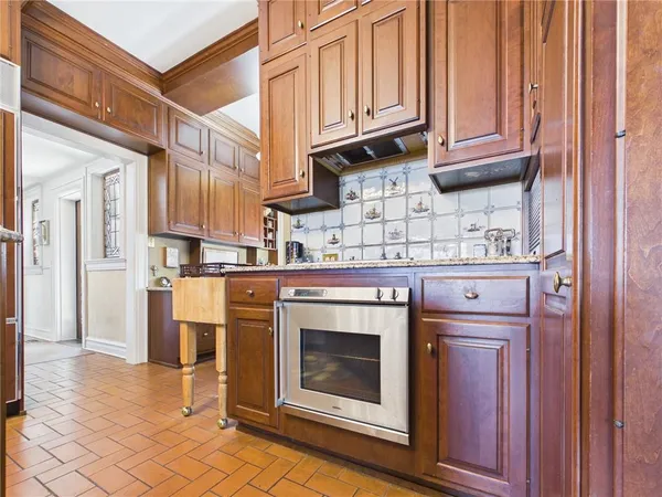 $650,000 | 304 West 9th Street, Fort Scott, KS 66701