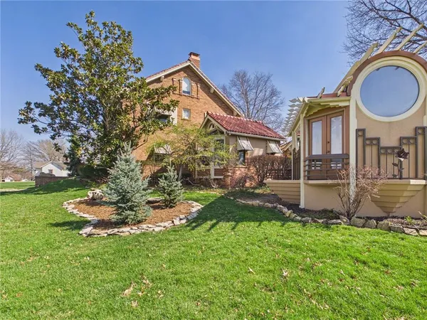 $650,000 | 304 West 9th Street, Fort Scott, KS 66701