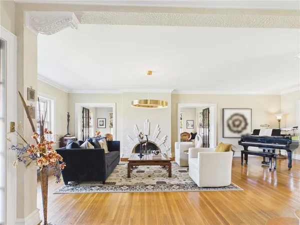 $650,000 | 304 West 9th Street, Fort Scott, KS 66701